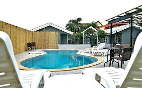 1715 House & Caff Resort, Phuket